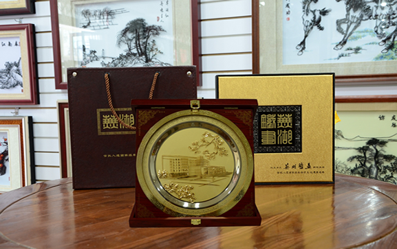 廈門聯(lián)成股份有限公司定制的企業(yè)形象宣傳鐵畫禮品