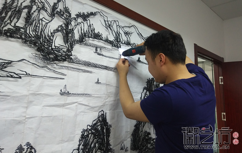 徽藝坊定制國元證券會議室背景墻裝飾鐵畫安裝圖1