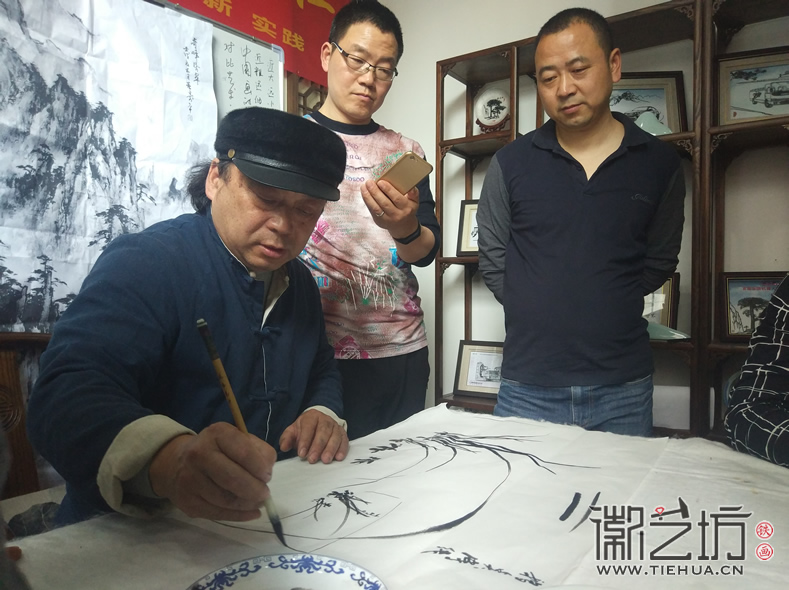 2017.4.15沒(méi)有對(duì)比不是藝術(shù)&mdash;&mdash;鐵畫(huà)知行社第四期課程報(bào)道17