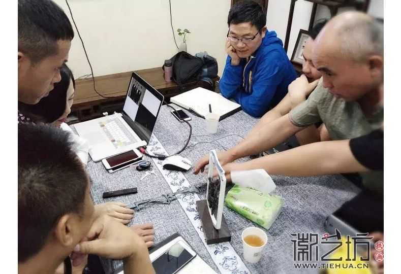 走進(jìn)色彩韓會玲老師在徽藝坊 (3)