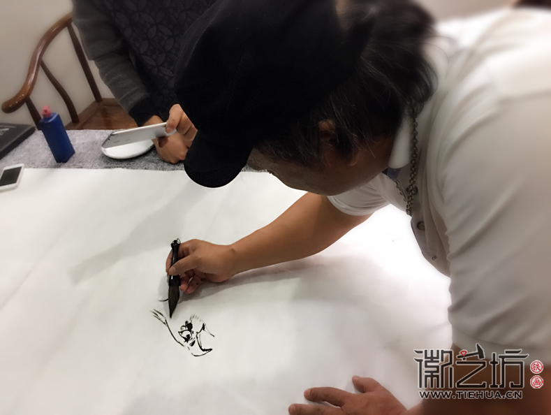 謝克謙老師在畫(huà)鷹2