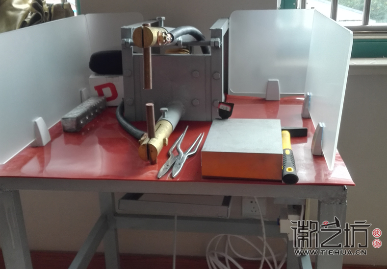 鏡湖小學(xué)添置史上最豪華鐵畫鍛制設(shè)備