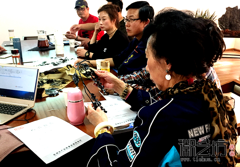 徽藝坊召開蕪湖鐵畫協(xié)會(huì)質(zhì)量標(biāo)準(zhǔn)研討會(huì) (2)