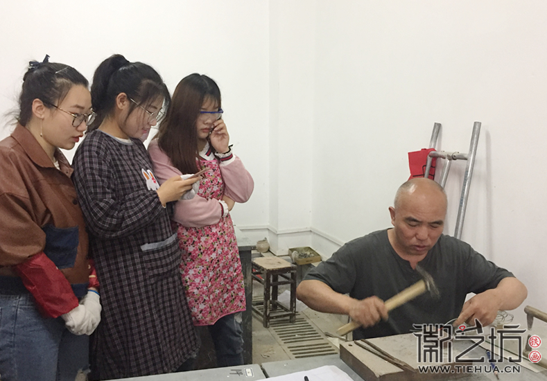 徽藝坊魏民春開(kāi)啟安師大鐵畫(huà)實(shí)踐課 (5)