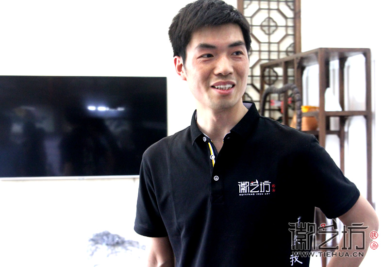 徽藝坊鐵畫迎來蕪湖商貿(mào)學(xué)院學(xué)子前來參觀 (2)