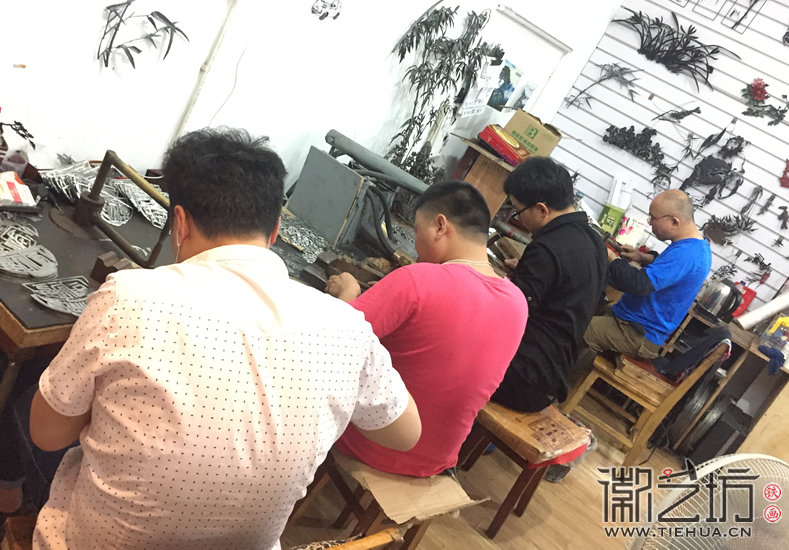 同福碗粥紀念鐵畫定制加班進行時2