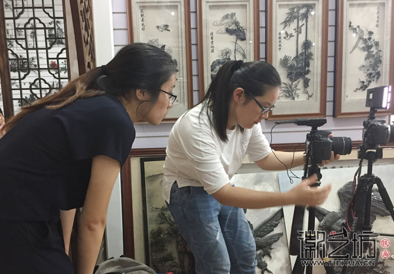 大學(xué)生采訪徽藝坊鐵畫銷售李棟凌1