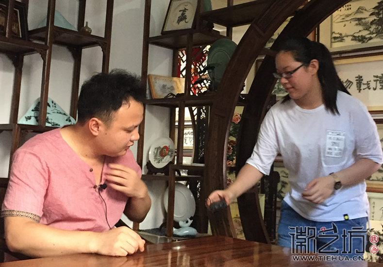 UIC大學生情系蕪湖鐵畫采訪徽藝坊鐵畫新秀李強3
