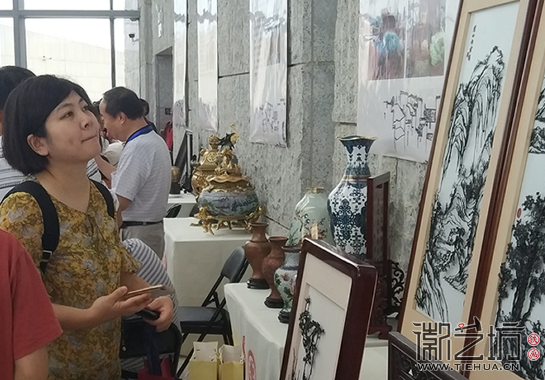 第三屆非物質(zhì)文化遺產(chǎn)大展蕪湖鐵畫(huà)展位