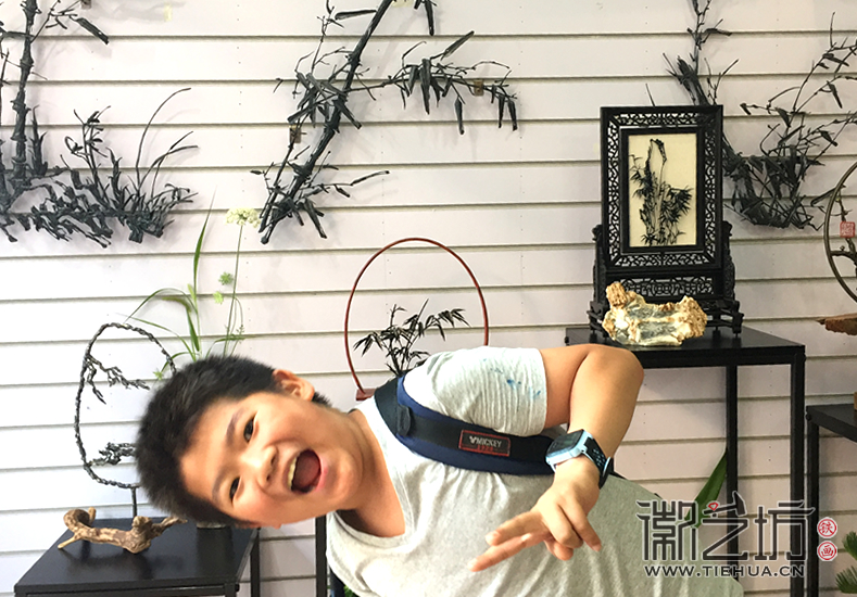 我們?yōu)槭炙嚾说蔫F畫代言 (1)