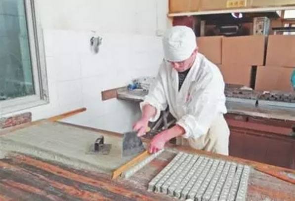 007蕪湖縣：&ldquo;壽記&rdquo;糕點制作技藝-徽藝坊鐵畫