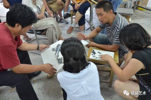 國家藝術(shù)基金蕪湖鐵畫藝術(shù)人才培養(yǎng)項目舉辦中期教學交流會 (7)