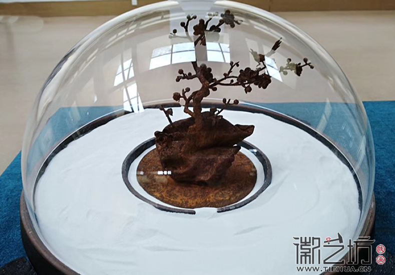 2017.10.17徽藝坊設(shè)計(jì)總監(jiān)李伶帶你一起走進(jìn)&ldquo;蕪湖鐵畫藝術(shù)人才培養(yǎng)項(xiàng)目&rdquo;學(xué)員結(jié)業(yè)作品展 (2)