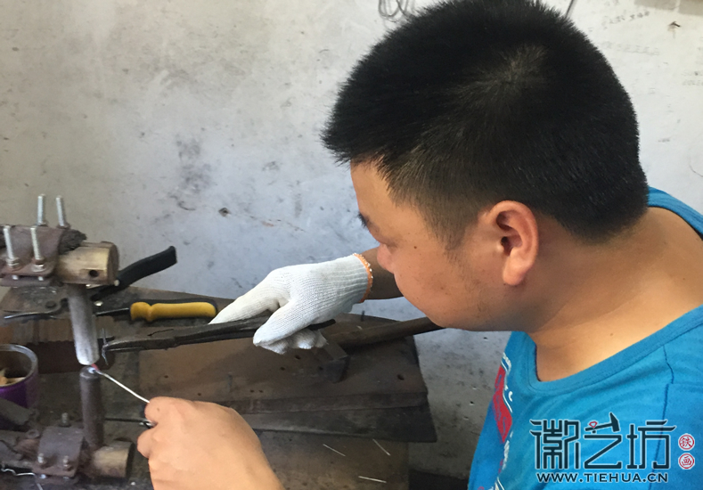 蕪湖鐵畫藝人周黃龍 (4)