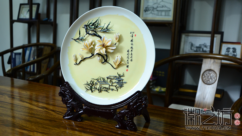 黑白與彩色相生相成 ——橡膠技術(shù)交流會(huì)鐵畫禮品定制案例